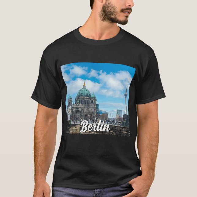 Berlinkatedralen och TV torn i Berlin, Tyskland T Shirt (Framsida)