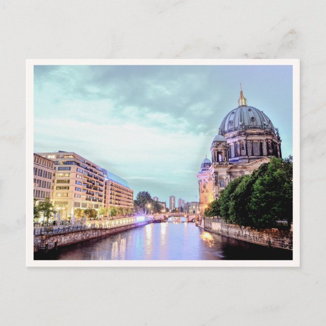 Berlins domkyrka vid floden Spree på natten Vykort (Framsida)