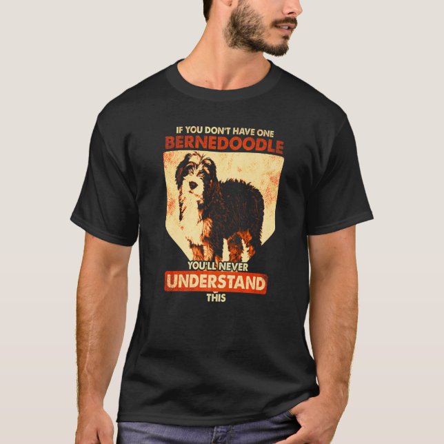 Bernedoodle Dog  Bernedoodle  4 T Shirt (Framsida)