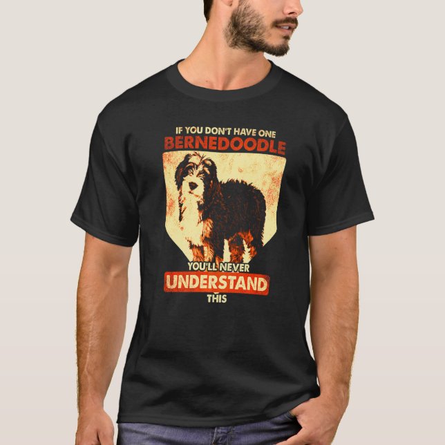 Bernedoodle Hund  Bernedoodle  4 T Shirt (Framsida)