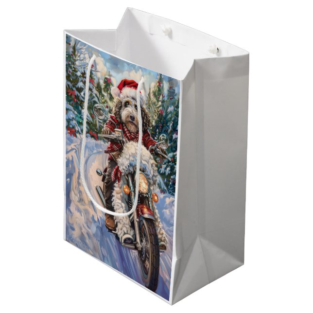Bernedoodle Hund Kör Motorcykel Jul (Framsidan Vinklad)