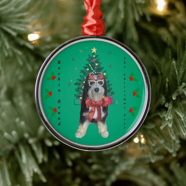Bernedoodle in Christmas Outfit Rockin Round Tree Julgransprydnad Metall (Träd)