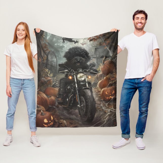Bernedoodle kör motorcykel Halloween läskig Fleecefilt (På plats)