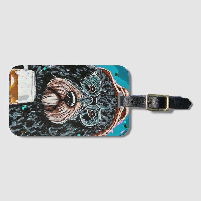 Bernedoodle som håller en öl mugg bagagebricka (Framsida horisontal)