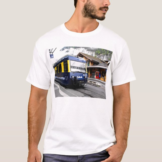 Berner Oberland bahn i Schweiz Tee Shirt (Framsida)