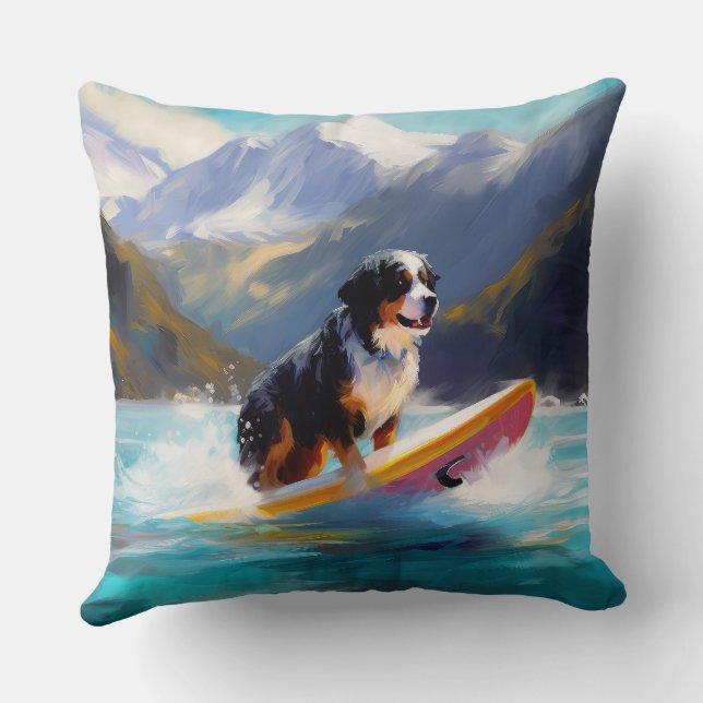 Bernese Mountain Beach Surfing Painting Kudde (Baksida)