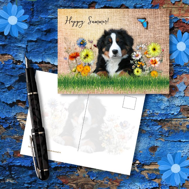Bernese Mountain Dog i vilda blommor Anpassad Vykort (Skapare uppladdad)