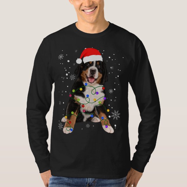 Bernese Mountain Hund Ljus Julmatchning Fam T Shirt (Framsida)