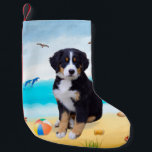 Bernese Mountain Hund på Beach Liten Julstrumpa<br><div class="desc">Bernese Mountain hund på stranden är en perfekt presentidé för någon som kärlek i hund aveln.</div>