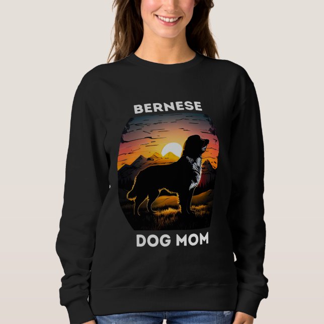 Bernese och Stigning Sol för Bernese Hund Mamma T Shirt (Framsida)