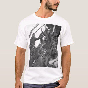 Berömd 369. ankommer i N.Y. City_War avbildar T-shirt