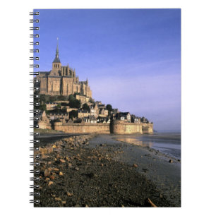 Berömda Le Mont St. Michel ö-fästningen i Anteckningsbok Med Spiral