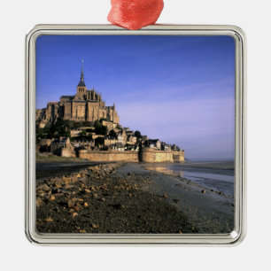Berömda Le Mont St. Michel-öborgets fästning i Julgransprydnad Metall