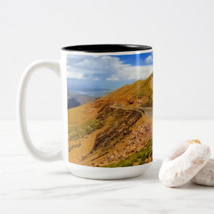 Berömda Pikes nå en höjdpunkt berg i Colorado Två-Tonad Mugg