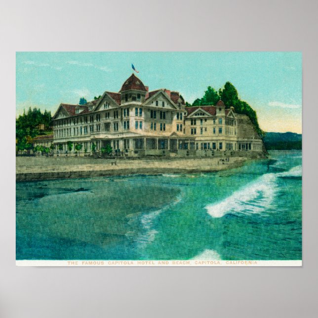 Berömden Capitola Hotel - yttre vy Poster (Framsidan)