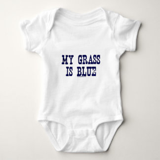 Berömden mitt gräs är blått t-shirt