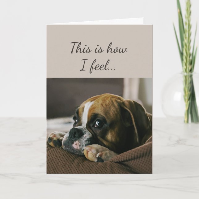 Berörd Cute Boxer-Hund med Ledsen Helgkort (Framsida)