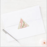 Berries och Grey om Elfenbenskustens jul-Helgdag Triangelformat Klistermärke<br><div class="desc">I personlig helgdag klistrar TRIANGLE-klistermärken med en snyggt,  modern vattenfärg av grönt löv och röda bär på en blek elfenben rand med din hälsning och info i chic. **ALLA STICKER FORMER är redan gjorda för dig. MATCHING-objekt i vår butik.</div>