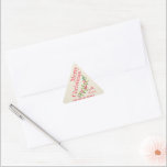 Berries och Grey om Elfenbenskustens jul-Helgdag Triangelformat Klistermärke<br><div class="desc">I personlig helgdag klistrar TRIANGLE-klistermärken med en snyggt,  modern vattenfärg av grönt löv och röda bär på en blek elfenben rand med din hälsning och info i chic. **ALLA STICKER FORMER är redan gjorda för dig. MATCHING-objekt i vår butik.</div>