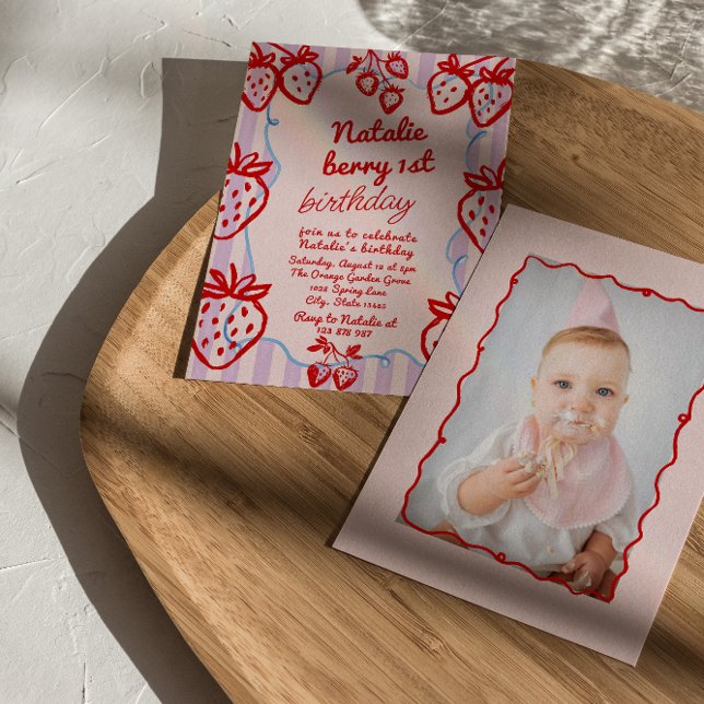 Berry 1:a Hand plockade-jordgubbsfoto Inbjudningar (Skapare uppladdad)