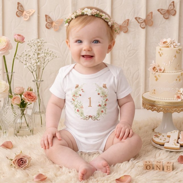 Berry First Birthday Floral  T Shirt (Skapare uppladdad)