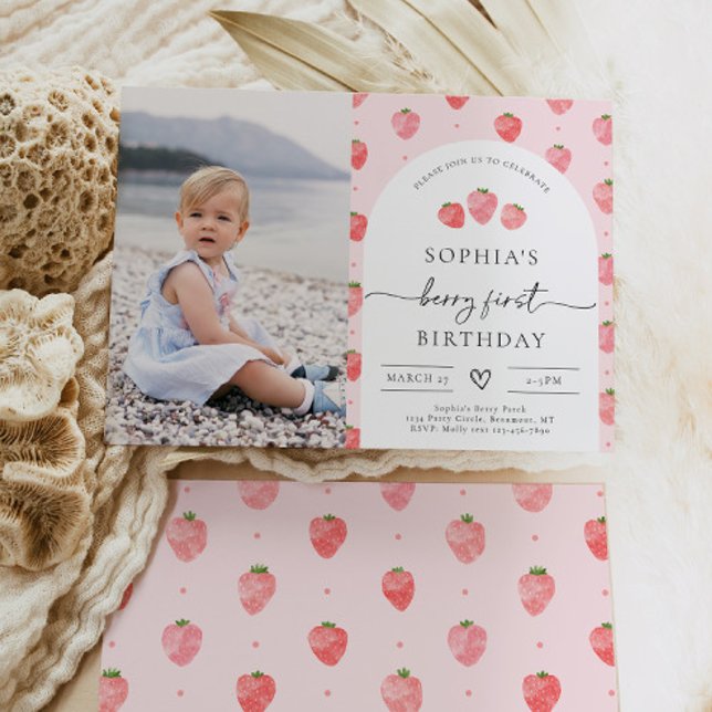 Berry First Birthday-inbjudan | Jordgubbar Inbjudningar (Skapare uppladdad)