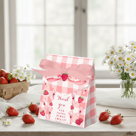 Berry First Birthday Red Gingham Bows Square Presentaskar