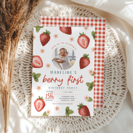 Berry First Birthday Strawberry Photo Investigatio Inbjudningar