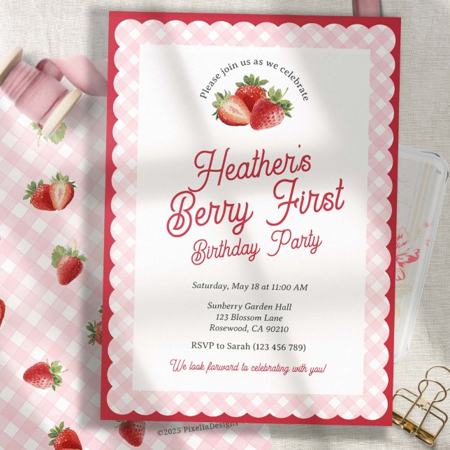 Berry First Strawberry Birthday with Pink Gingham Inbjudningar (Berry First-Strawberry first birthday invitation)