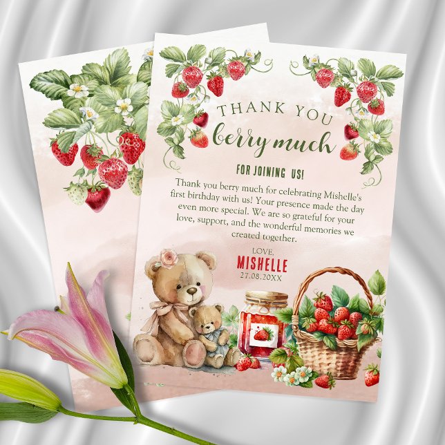 Berry First Strawberry och Bear Birthday Tack Kort (Skapare uppladdad)