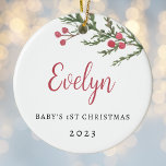 Berry Gren Baby: Första julfotfoto Julgransprydnad Keramik<br><div class="desc">Anpassningsbar-designad baby första juldekoration med rosa gren med rött russin i vattenfärg med personlig namn,  år och foto.</div>