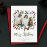 Berry Grenar Ram-familjens foto Modern jul Julkort<br><div class="desc">Skicka ett hjärtligt helgdag önskemål med det här moderna rött God jul-kortet som innehåller ett känsligt berry gren ram som omger ditt familjefoto. Den här snyggten är en kombination av en färgvit design med färgad grönt och elegant berry grenar, gräs som skapar en varm känsla och bjuder in en känsla...</div>