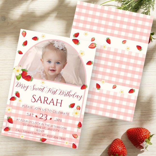 Berry Sweet 1-års födelsedags fotoinbjudan (Berry Sweet 1st Birthday Photo Invitation)