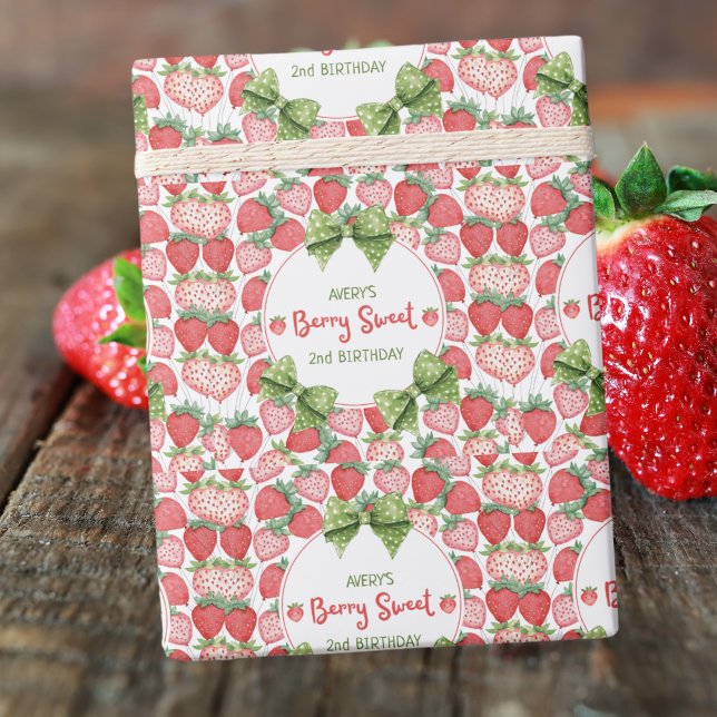 Berry Sweet 2-års födelsedags jordgubbsfest  Presentpapper (Skapare uppladdad)