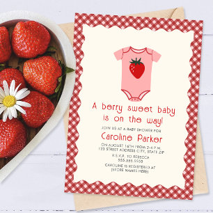 Berry Sweet Baby Strawberry Gingham Bodydrädräkt Inbjudningar