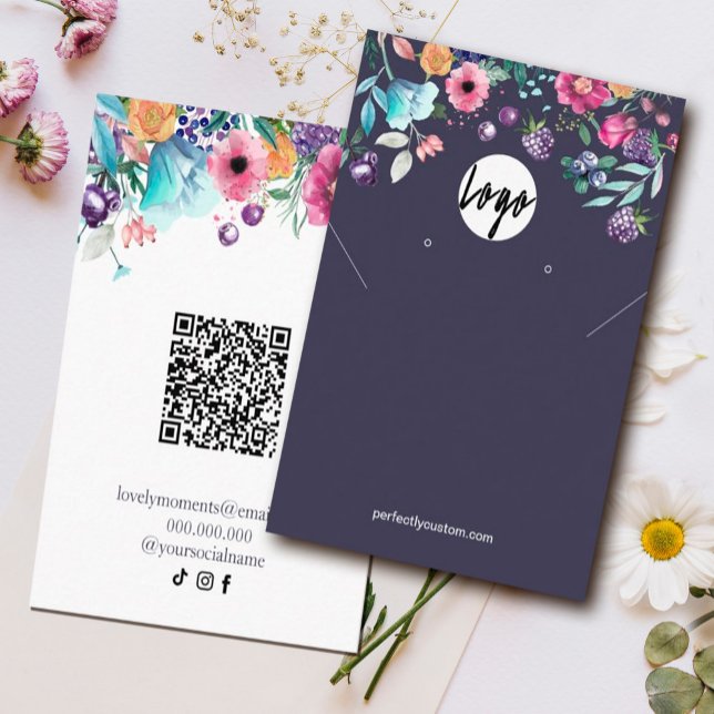 Berry Sweet Blueberry & Flowers Earing Visning Visitkort (Blueberry & Flowers Earring Display
#blueberry#springbloomflower#wildflowers #qrcode#navy #favorgift)