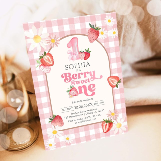 Berry Sweet Strawberry 1st Birthday Invitation Inbjudningar (Skapare uppladdad)