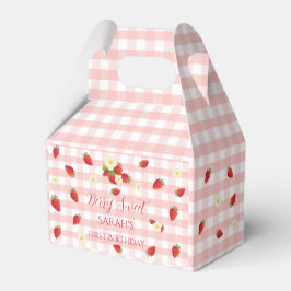 Berry Sweet Strawberry 1st Birthday Party Gift  Presentaskar