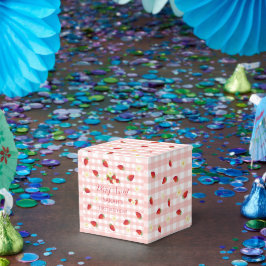 Berry Sweet Strawberry 1st Birthday Party Gift  Presentaskar