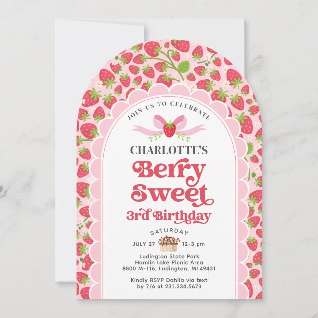Berry Sweet Strawberry 3:e födelsedag inbjudan (Framsida)