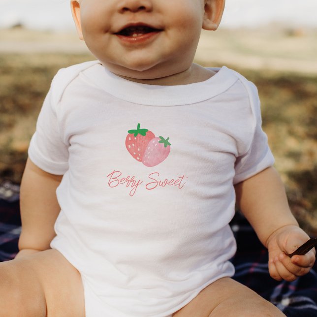 Berry Sweet Strawberry Baby Shower T Shirt (Skapare uppladdad)