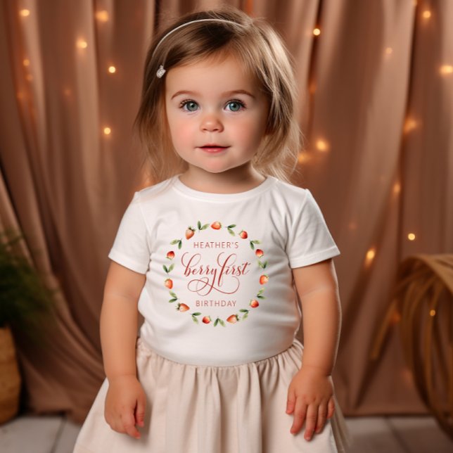 Berrys Första Födelsedag T Shirt (Berry First Birthday Baby T-Shirt by Painted Paperie)