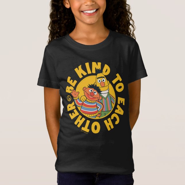 Bert och Ernie | Vara vänliga mot varandra T Shirt (Framsida)