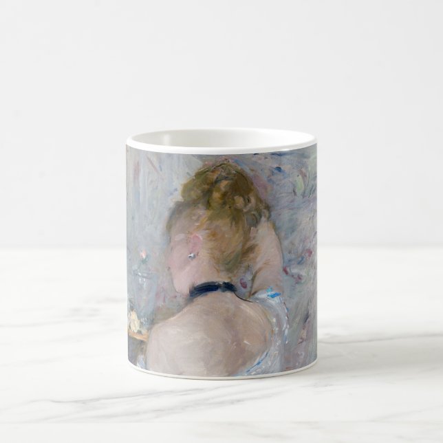 Berthe Morisot - Woman på hennes toalett Kaffemugg (Center)