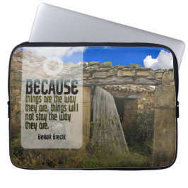 Bertolt Brecht inspirationcitat "Change" Laptop Fodral