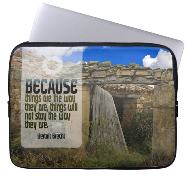 Bertolt Brecht inspirationcitat "Change" Laptop Fodral (Framsidan)