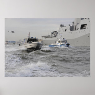 Besättningar från vaktavdelningen och polisavdelni poster
