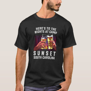 Besättningar till natten vid lägrets solnedgång i  t shirt