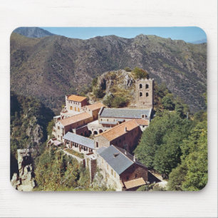 Beskåda av abbeyen av St Martin du Canigou Musmatta