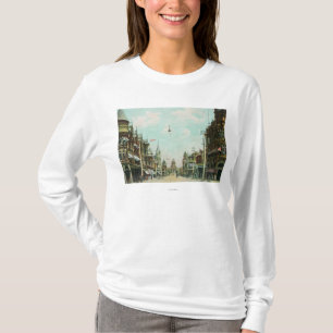 Beskåda av belägen mitt emot stadshus för den t-shirt